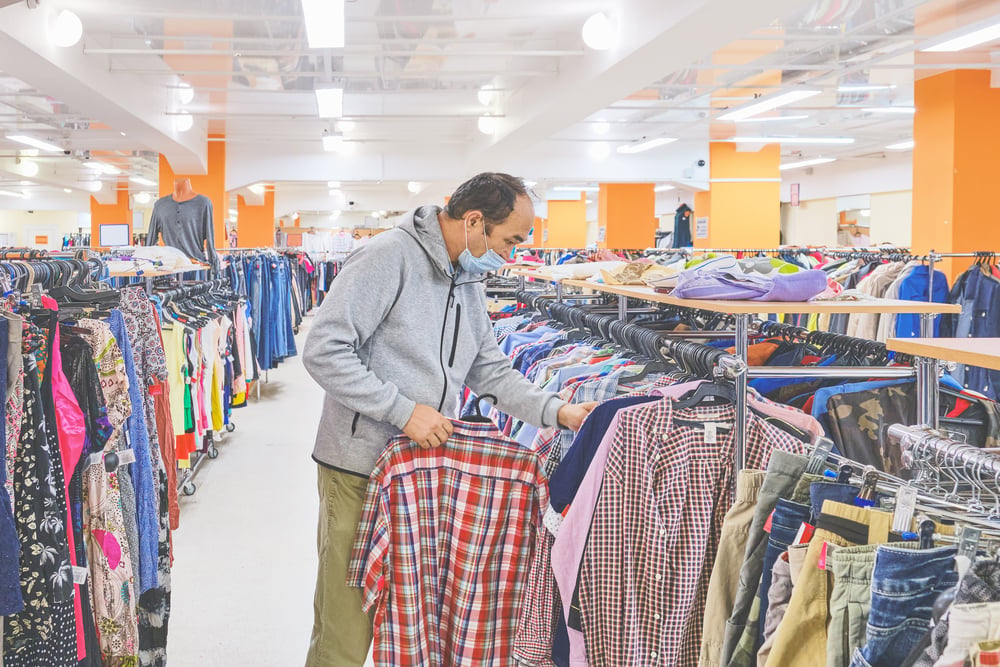 Why Do Thrift Stores Require Laundry Services?