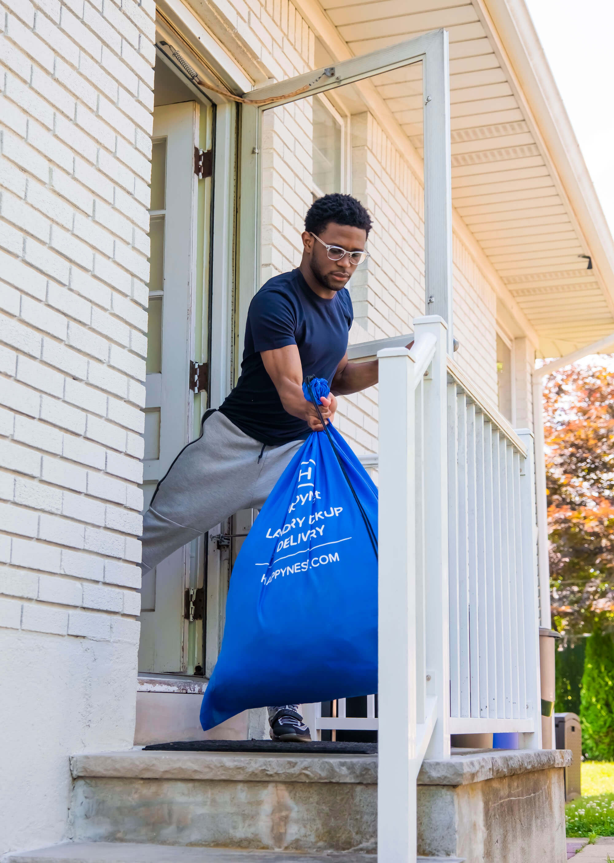 Five Benefits of Using a Wash and Fold Laundry Service