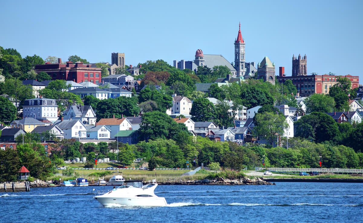 HappyNest Laundry Pickup and Delivery Now in Fall River, MA